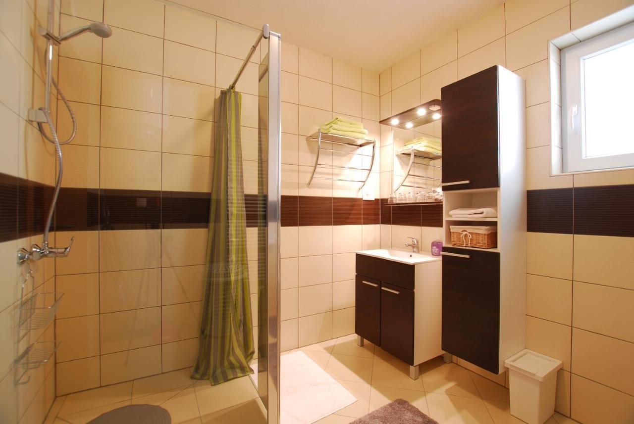 Apartments With A Parking Space Rijeka - 18146 Exterior foto